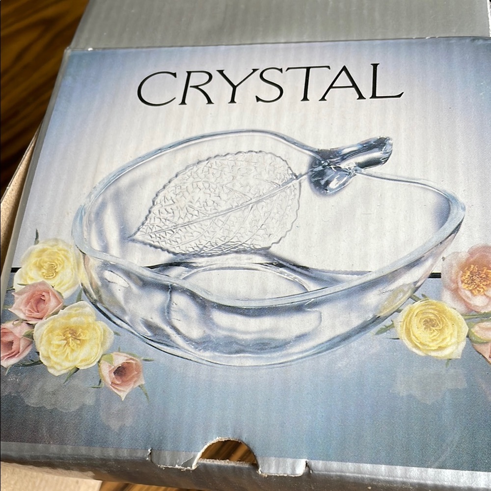 Clear Glass Apple-Shaped dip bowl - Picture 3 of 4